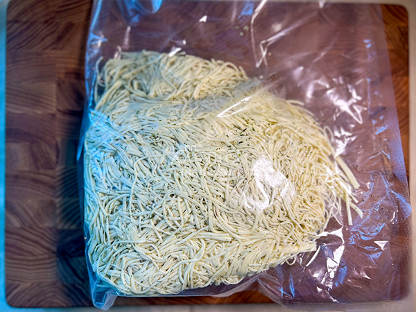 Сырный продукт ФЕРМЕРСКИЙ паутинка  укроп/чеснок в Альметьевске