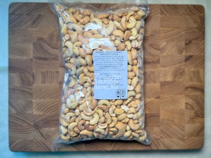 Камбала с икрой холодного копчения: Кешью жарено-соленый