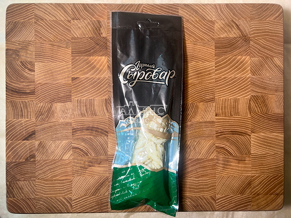 Сыр 100 гр ГОРНЫЙ СЫРОВАР (Косичка с укропом и чесноком) в Альметьевске